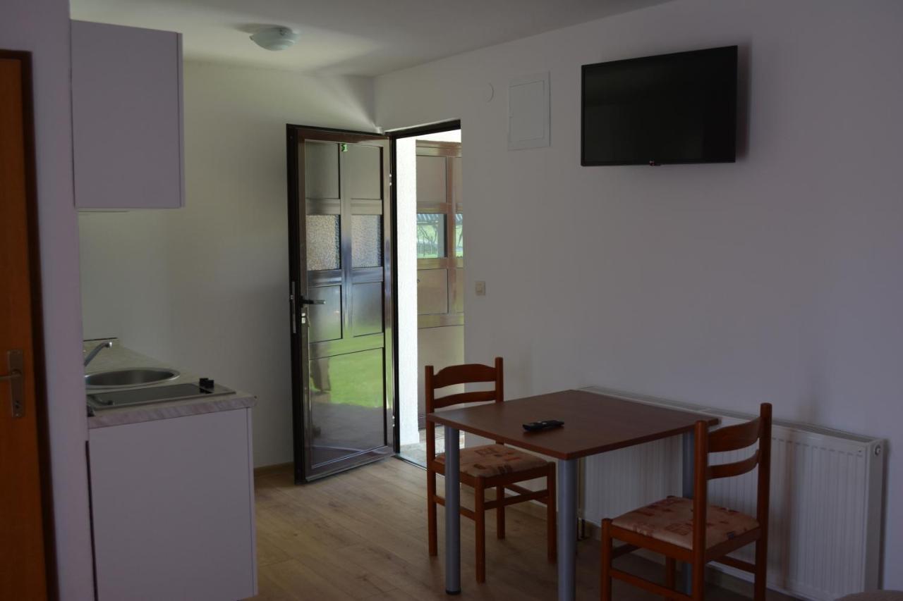Guesthouse Andja Smoljanac Buitenkant foto