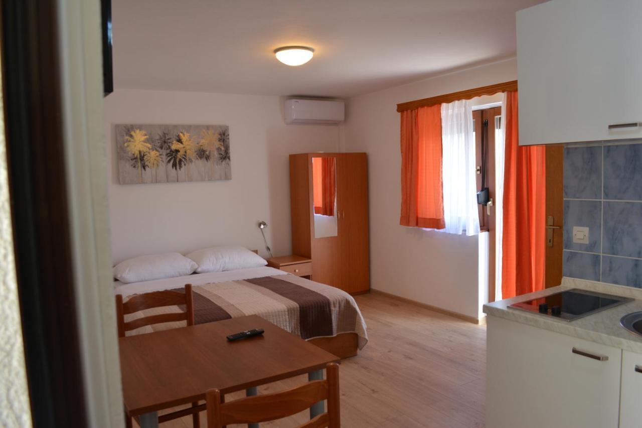 Guesthouse Andja Smoljanac Buitenkant foto