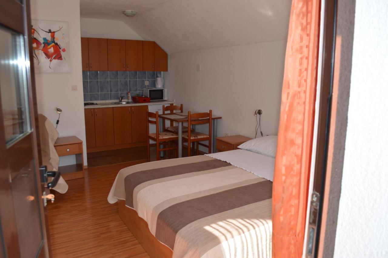 Guesthouse Andja Smoljanac Buitenkant foto