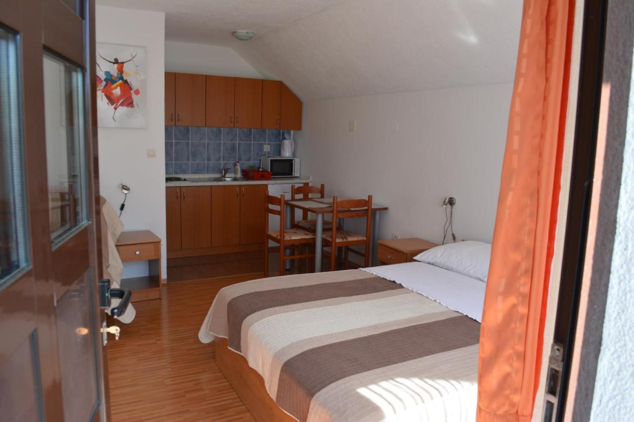 Guesthouse Andja Smoljanac Buitenkant foto