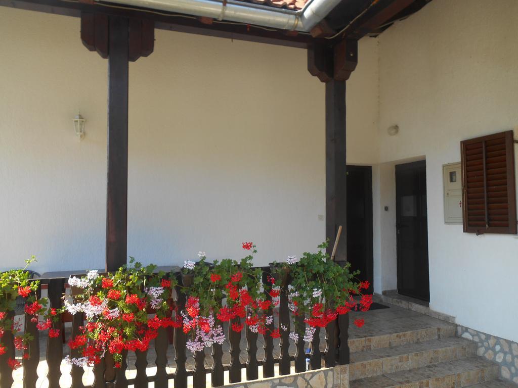 Guesthouse Andja Smoljanac Buitenkant foto