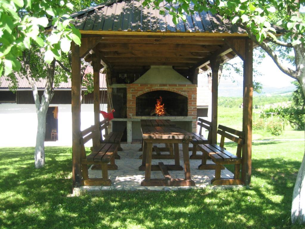 Guesthouse Andja Smoljanac Buitenkant foto